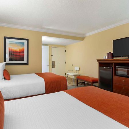 Best Western Plus Burlington Exterior foto